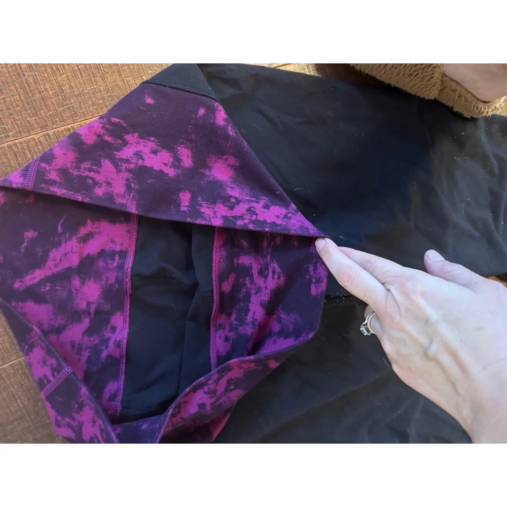 Women's Lululemon Pants Black Pink Size 12 purple waistband flare - Picture 3 of 5